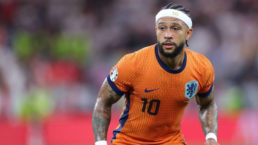 Memphis Depay: Estreia no Corinthians com Histórico Invicto